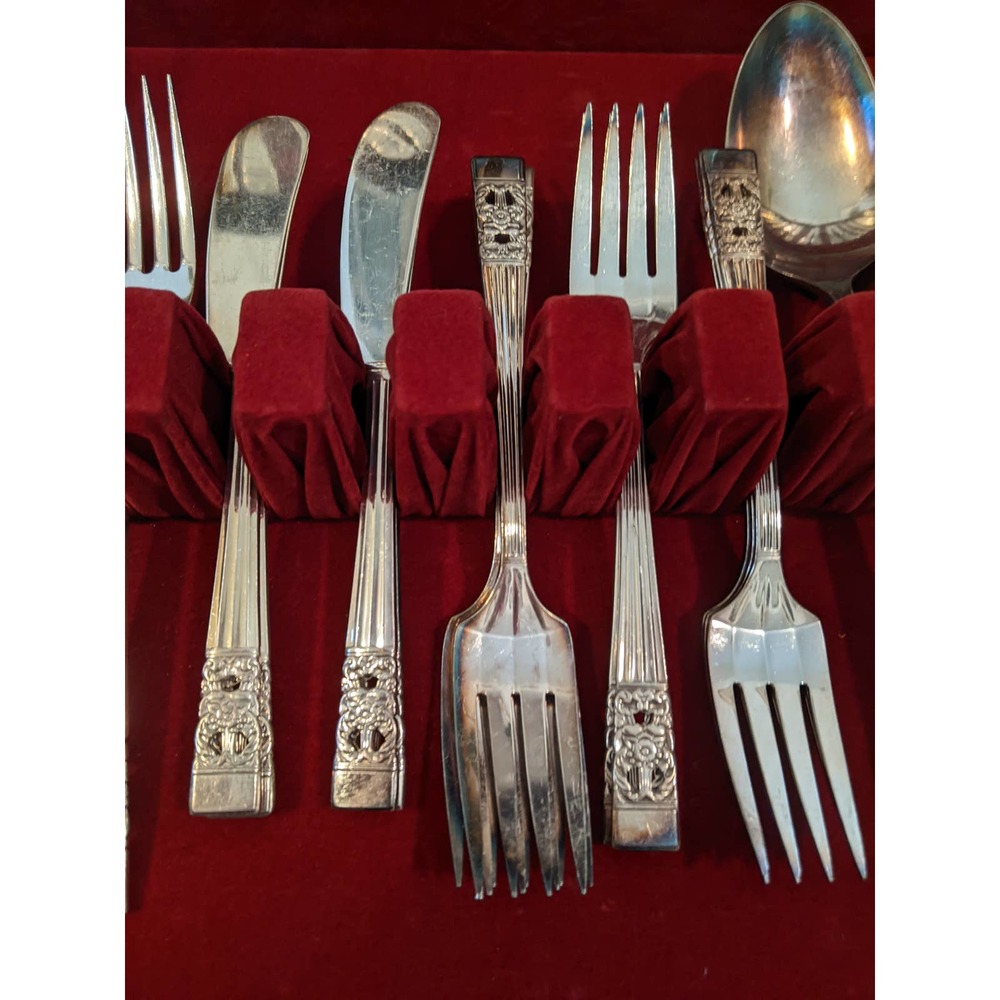 *VINTAGE QE CORONATION! SILVER PLATE FLATWARE/SILVERWARE, RARE, HTF SERVICE 8!* - Picture 7 of 9